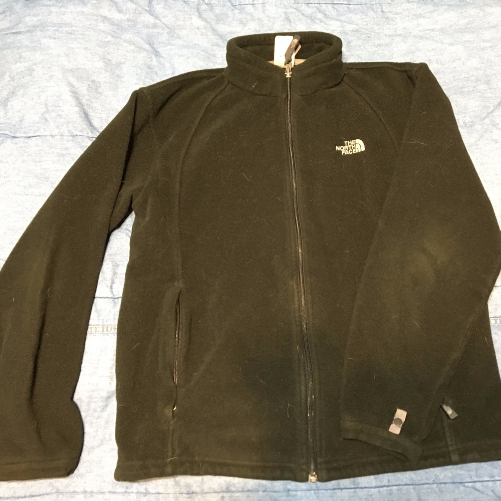 XL but fits like L North Face jacket